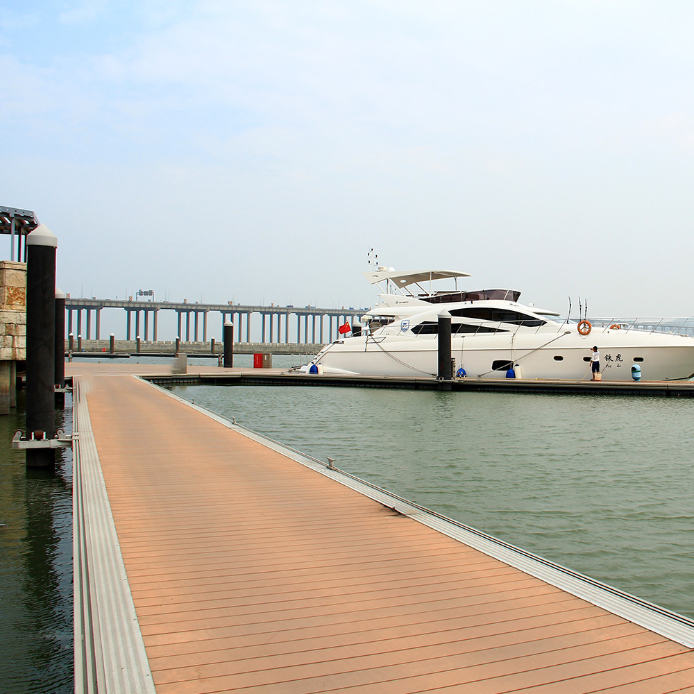 Portable Aluminum Floating Docks High Resistance To Corrosion Marina Floating Pontoon Bridge
