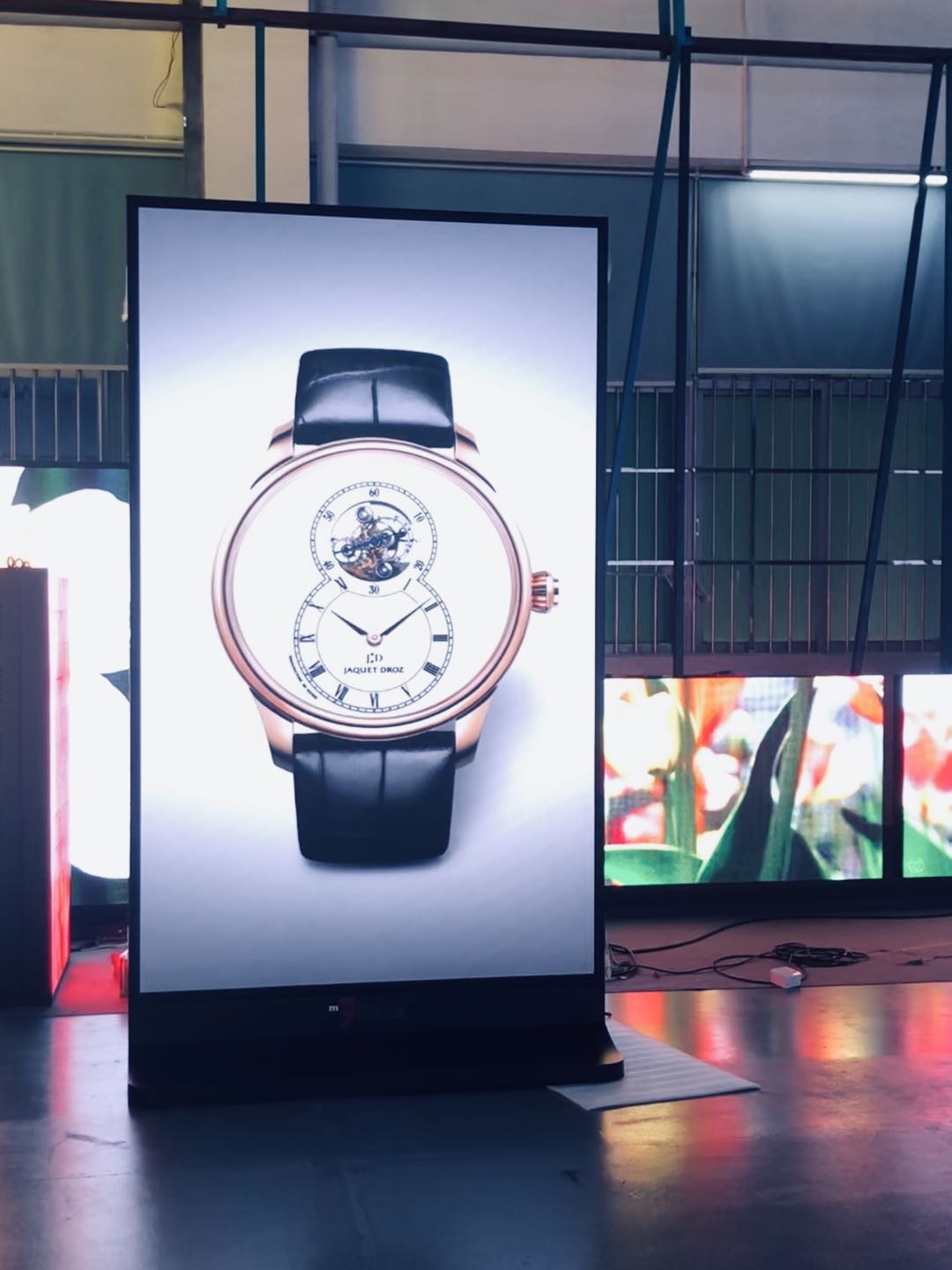 P1.875 Video Floor Standing Advertising LED Display Screen For Advertising Needs