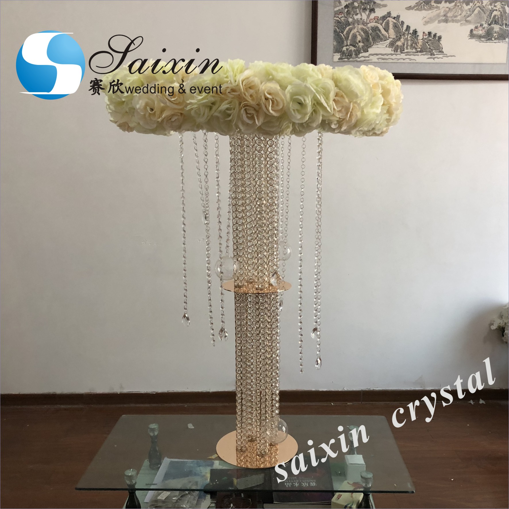 1.8m large shiny gold metal flower stand with battery working crystal chandeliers for wedding table decoration