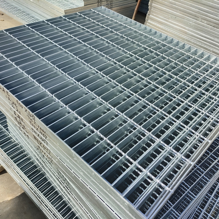 Catwalk Anti Corrosion Serrated Type Grating Heavy Duty Construction Galvanized