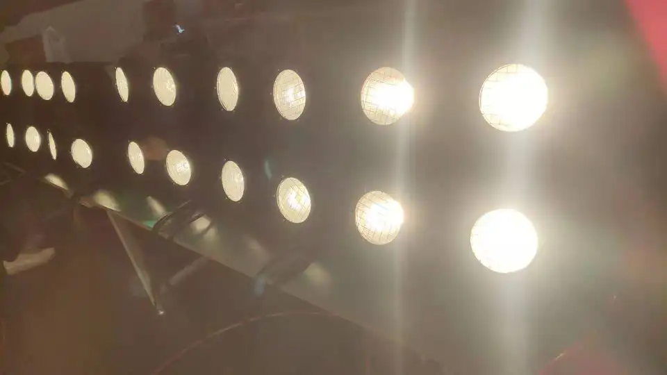 1000w Cob Par Stage Light IP65 2x100w RGBW LED Matrix Strobe Led Lights PVC Par 64
