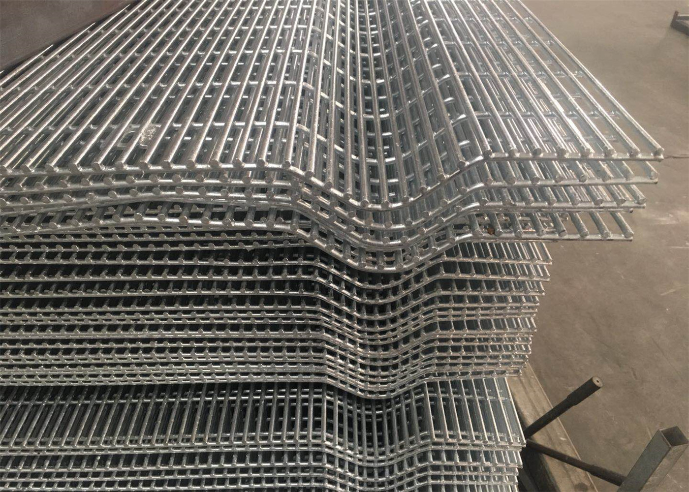 V bend 358 Wire Fence Panels Galvanized Anti Climb Metal 358 Security Wire Mesh Fence
