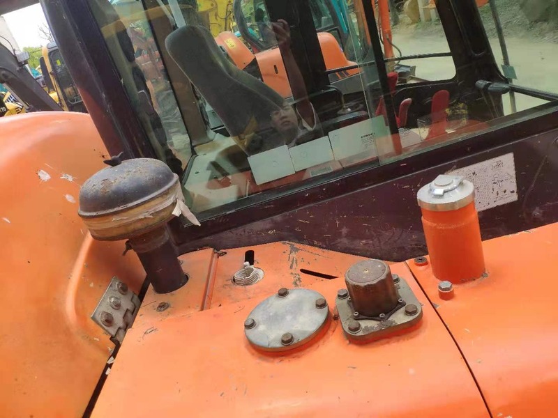 Orange Doosan Excavator 3 Ton 6000 KG 67 Power Low Working Hours