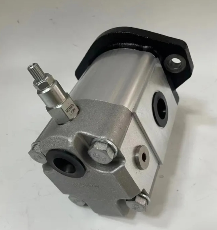 Excavator Hyundai R455 R450 R500 R520 R480-9 R520-9 Gear Pump 31NB-30020