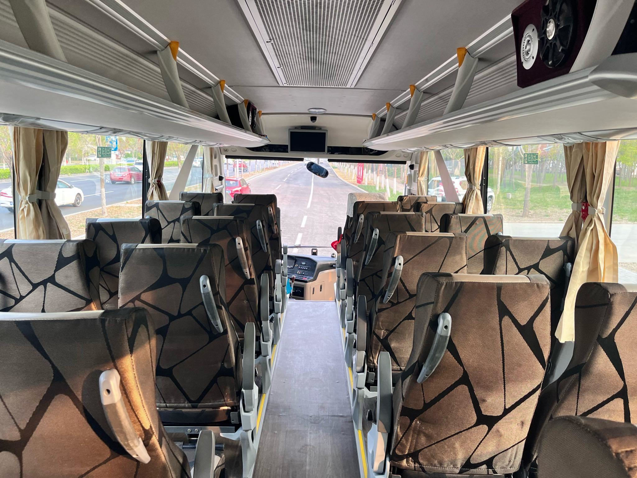 Kinglong Bus New XMQ6135 Used Coach Buses 56 Seats LHD Front Engine Double Axle