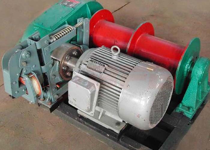 Towed Electric Wire Rope Winch , Construction Pulling Remote Control Winch