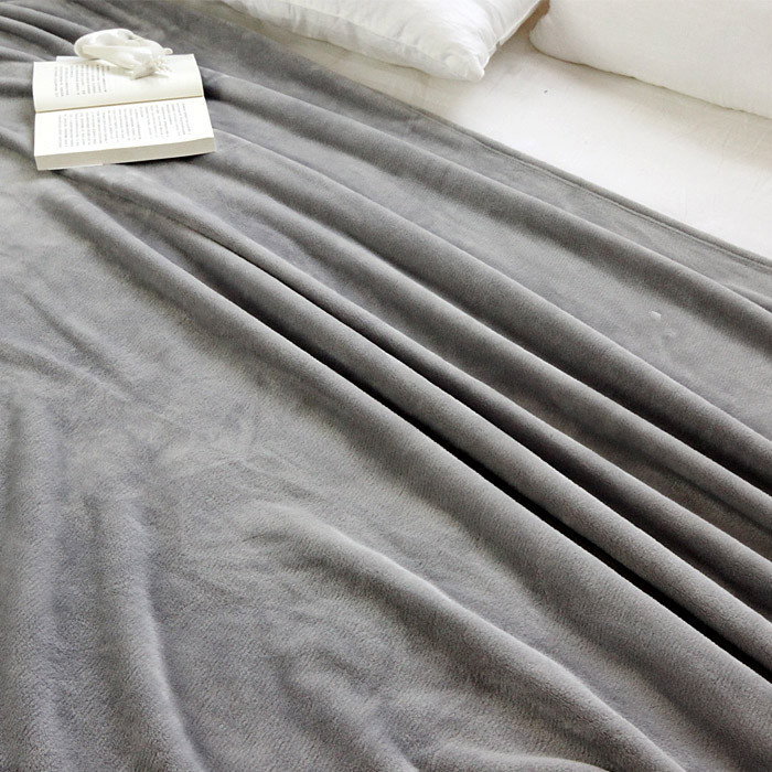 Customized Size Popular Soft Polyester Throw Blanket Coral Fleece Blankets For Travel