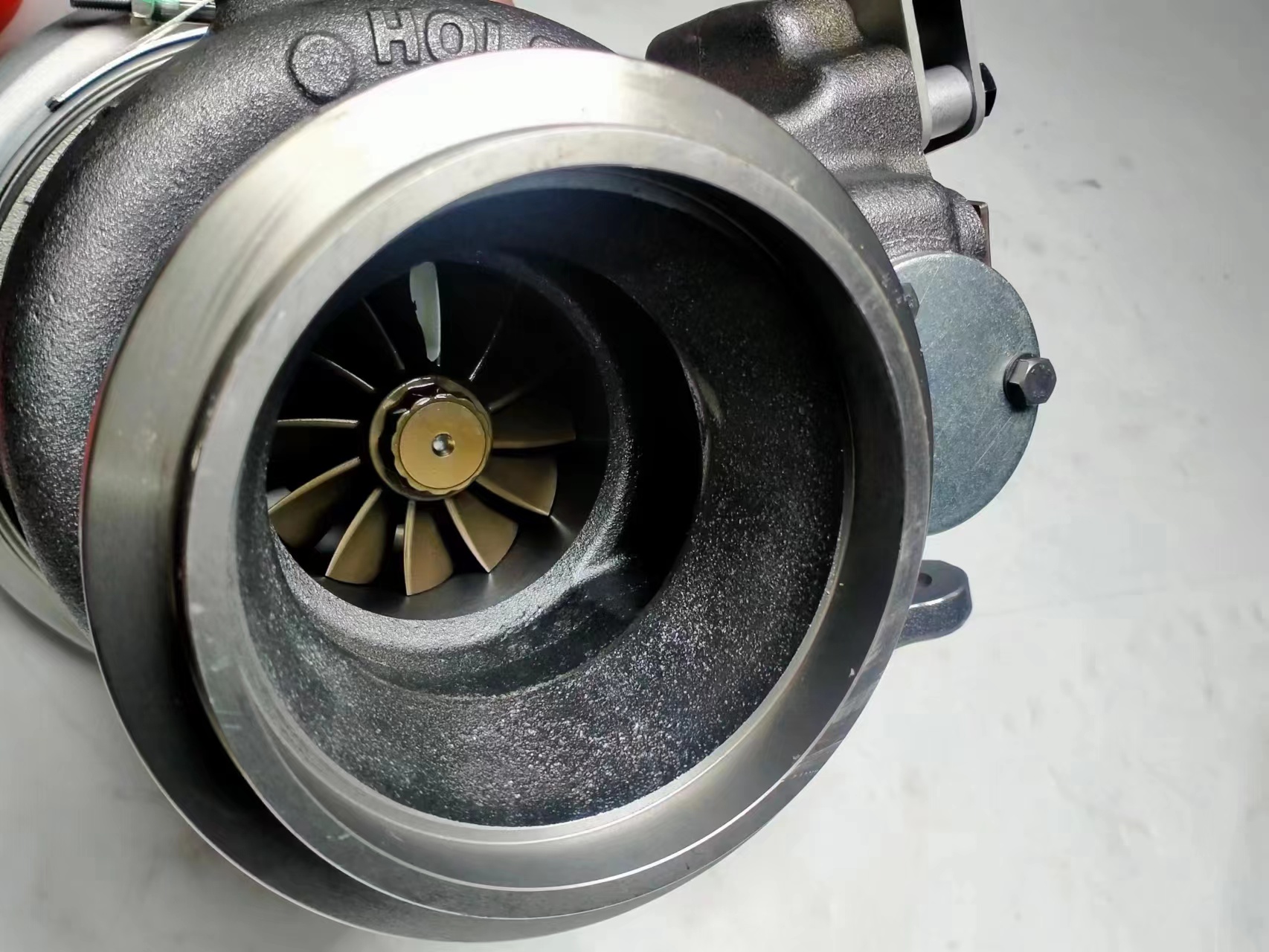 Car Fitment Cummins 33*29*27 Engine Turbocharger Diesel Engine Parts W2011343099 4046026X