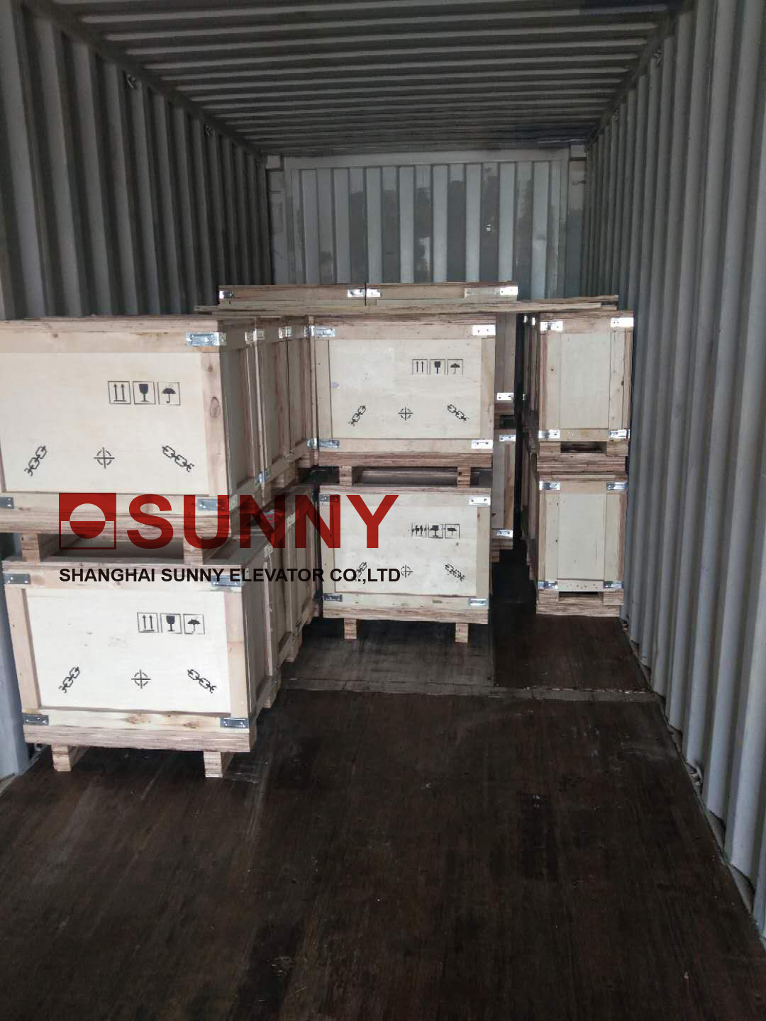 Permanent Magnet Synchronous Gearless Elevator Traction Machine 1600kg Car Parts