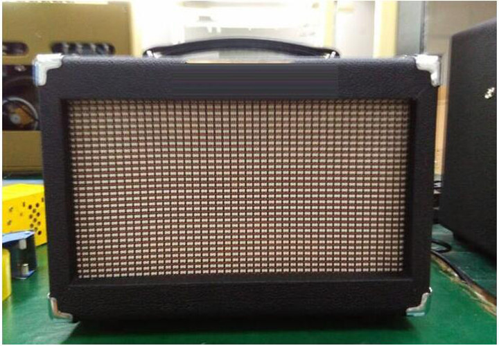 Custom 5F2A Champ Handmade Tweed Guitar Amplifier Head