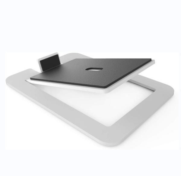 Improve Your Audio Experience with Polished Metal Speaker Stands Included