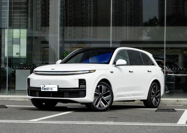 Li Automatic 620Nm Hybrid Lixiang Electric Car L7 Gasoline Electric 5 Doors 6