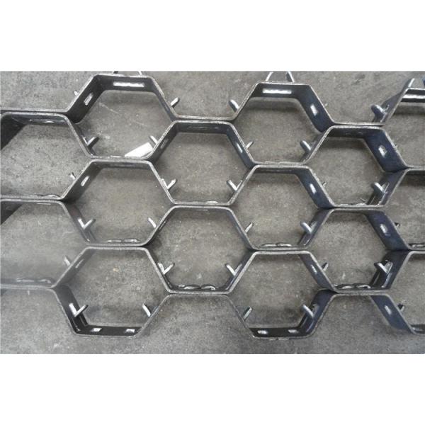 Sample Available Stainless Steel Or Low Carbon Material Hexmesh Refractory For Refractory Matter