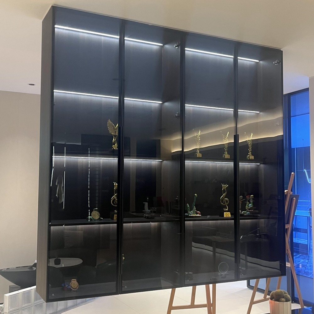 Trophy Glass Showcase Display Hand Cosmetics Store Glass Display Case