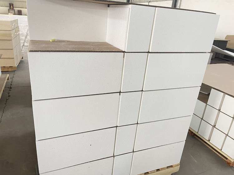 Customized Size 98 SiO2 Silica Fire Brick Furnace Silica Refractory Brick For Coke Oven Glass White Pony Industry Furnaces