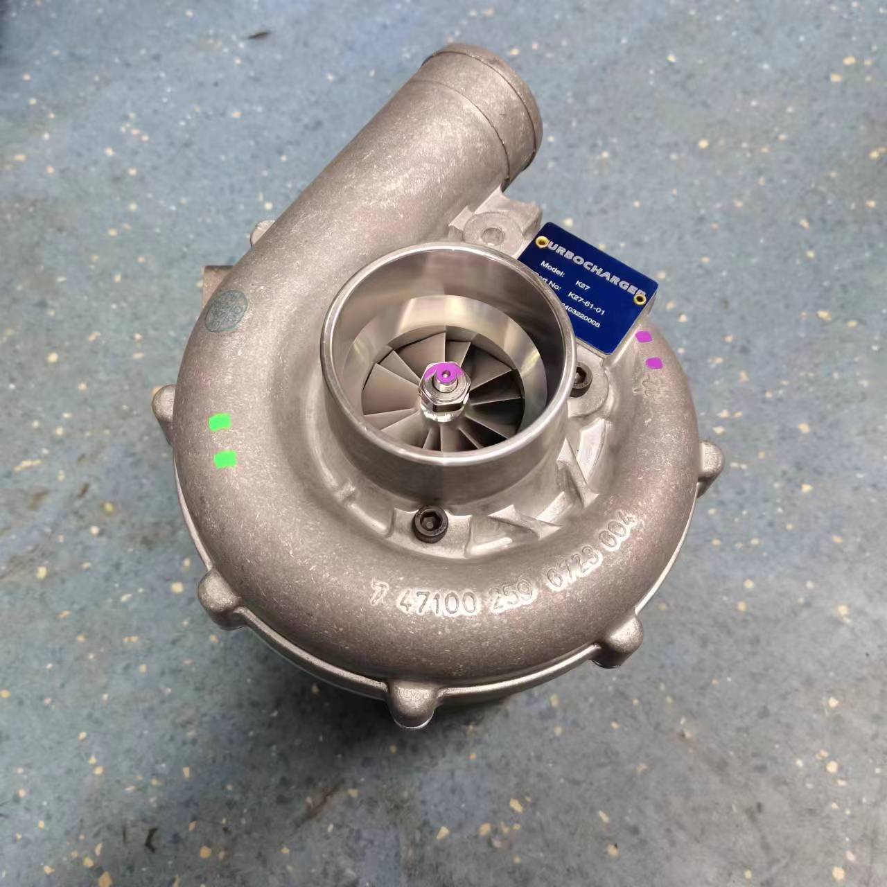 Car Fitment Cummins 33*29*27 Engine Turbocharger Diesel Engine Parts W2011343099 4046026X
