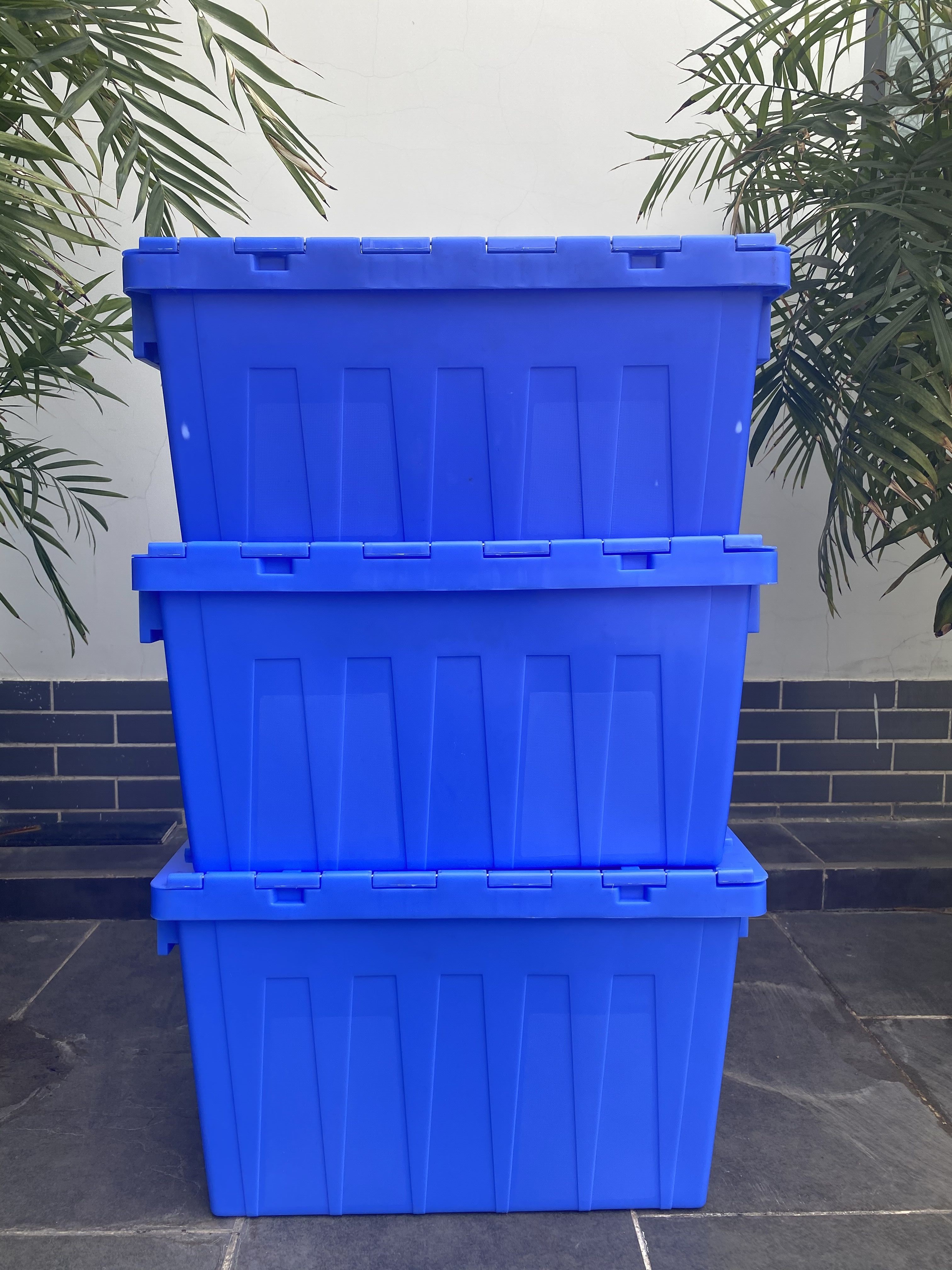 Impact Resistance Plastic Attached Lid Containers For Industrial