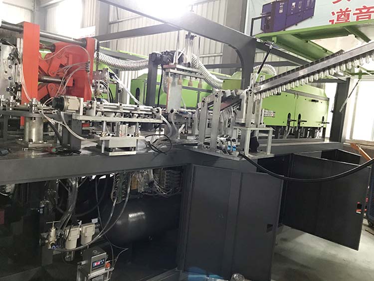 2022 Stretch Liquid Soap 1L Small Pet Plastic Mineral Water Bottle Making Blowing Machine