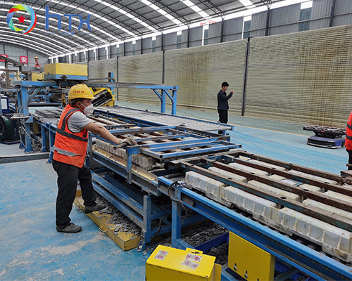 Automatic PLC Control System Veneer Stone Production Line Concrete Retaining Block Filling Machine