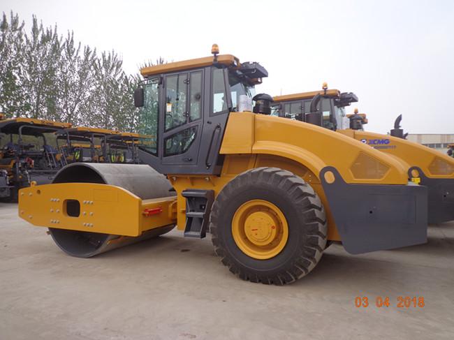 XS223JE Road Maintenance Machinery / Road Compactor Single Drum Vibratory Roller