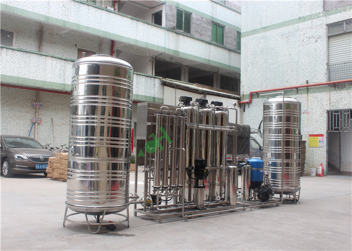 Complete SS304 1T RO Industrial Water Purification Equipment With Ozone And Water Storage Tank