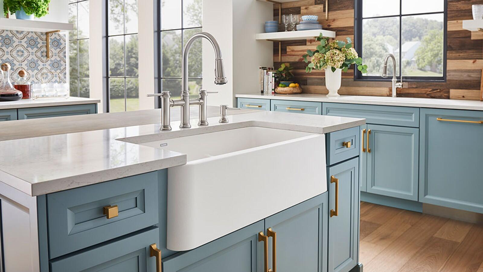 YALIG Shaker Blue Modular Kitchen Cabinets Customized Veneer Color Ready to Assemble