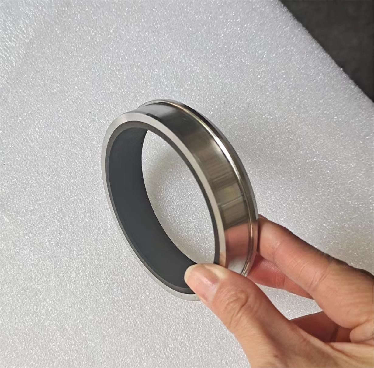 Machinery Carbon Graphite Impregnated Bushings With Steel For Industries