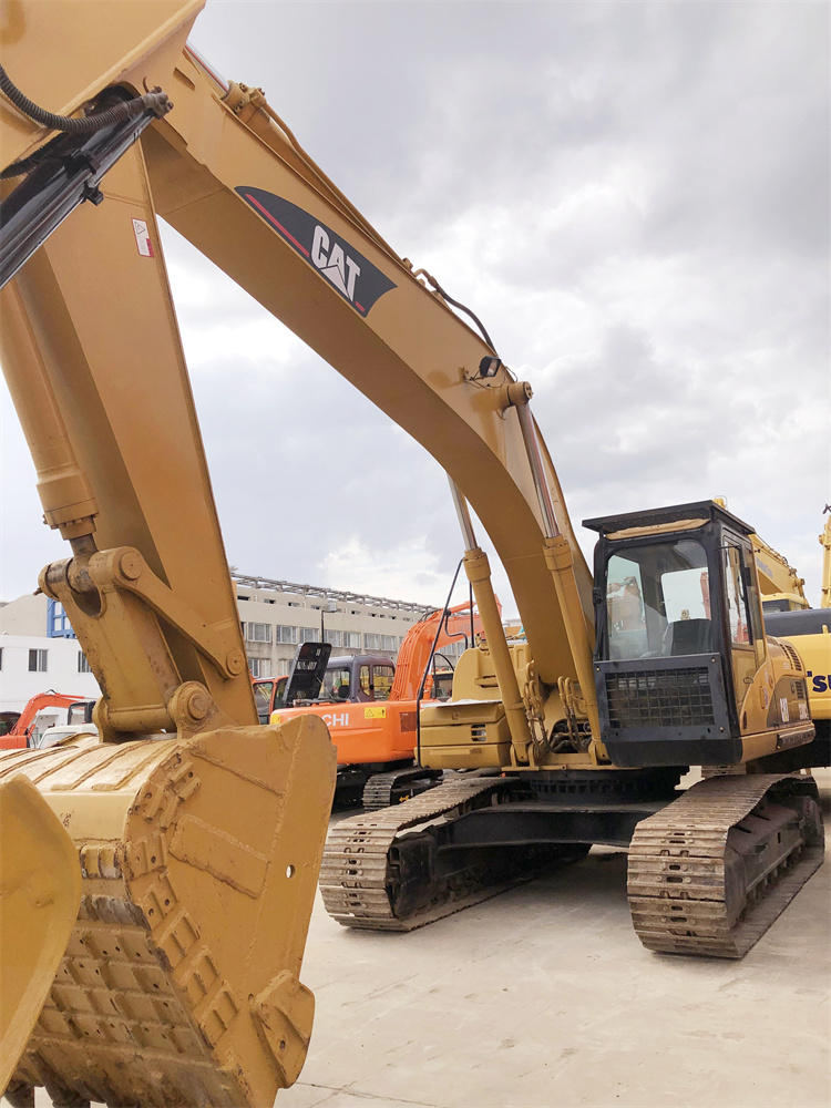 182 KW Good Condition Made in Japan Earth-Moving Machinery 30 Ton Cat 330C Used Excavator in Shanghai