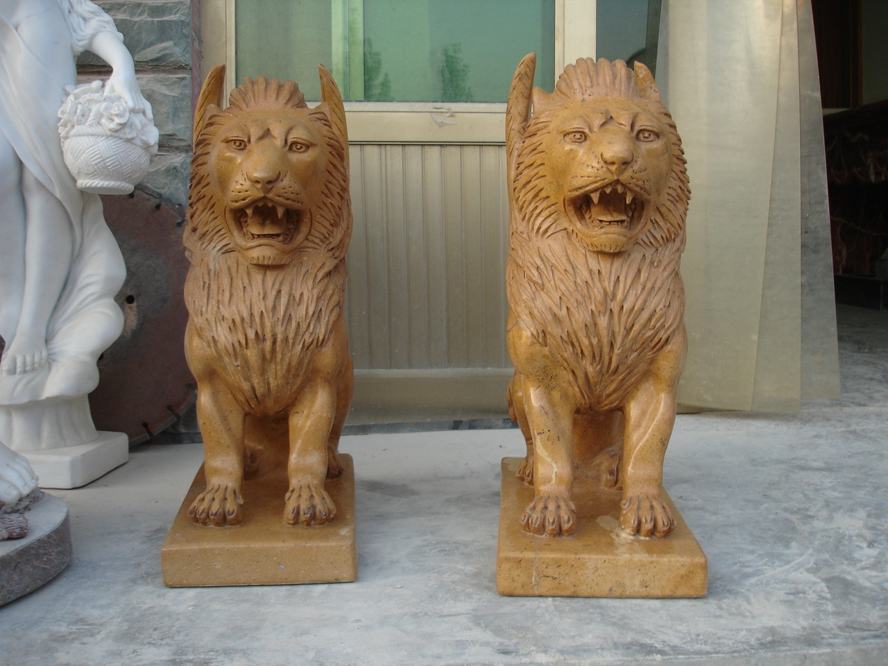 Granite Travertine Large Lion Statue Stone Carving Sculpture
