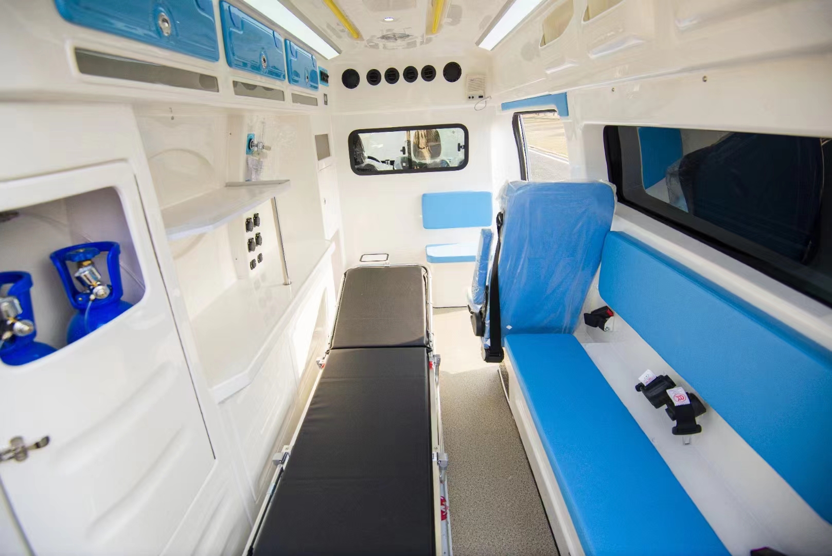 Ambulance Ambulance 2.2T Diesel Manual Transmission 6/7/8 Seats
