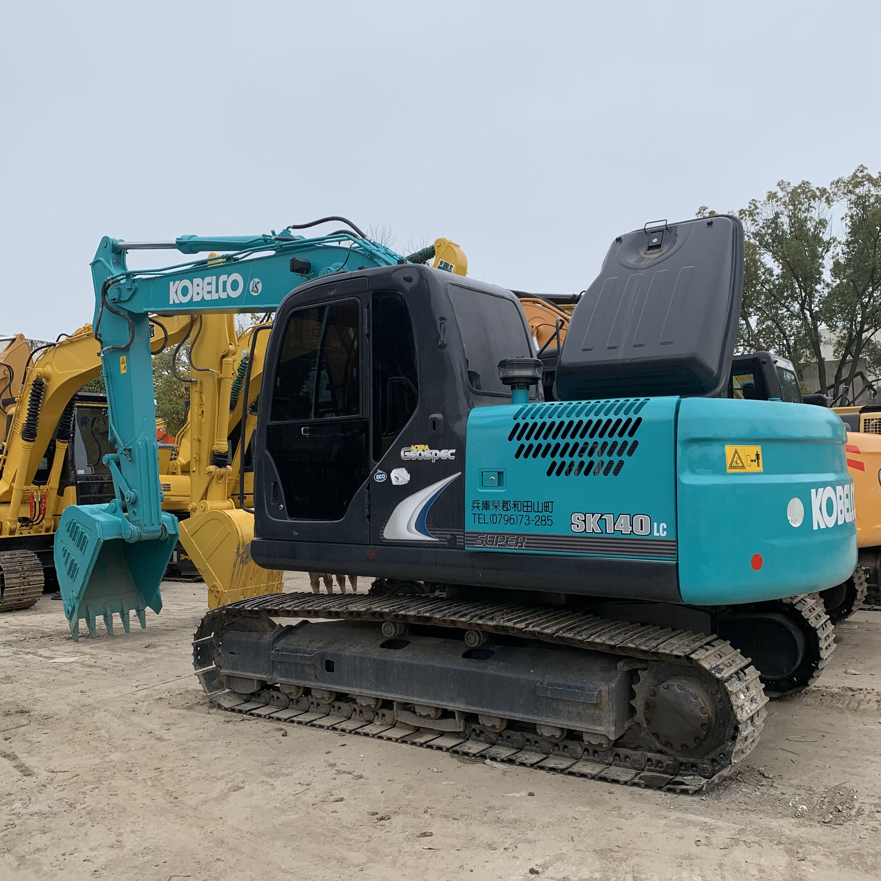 Kobelco SK140 Excavator from Japan with 0.57m3 Bucket Capacity and Low Working Hours