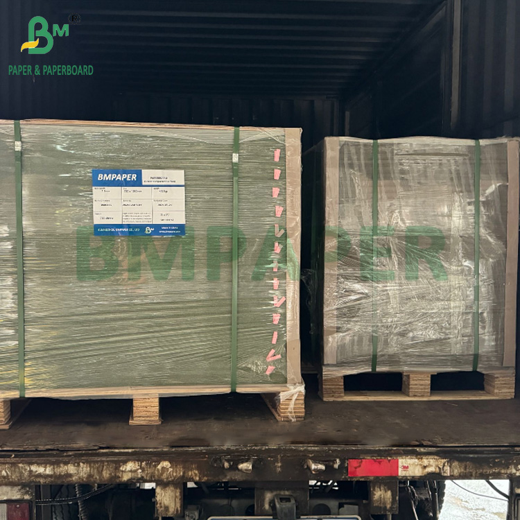 1.2mm 800g Green Lacquered Carton For Folders 720 x 1030mm Hard Stiffness