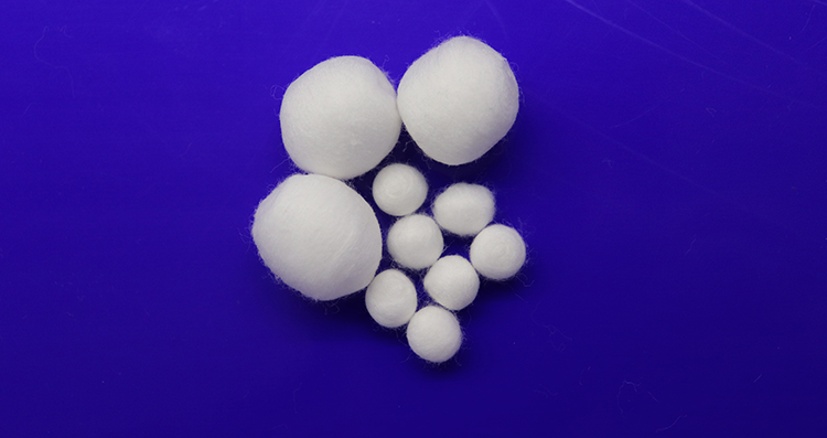 Small Medical Cotton Balls Round Shaped Environmentally Friendly Non Toxic