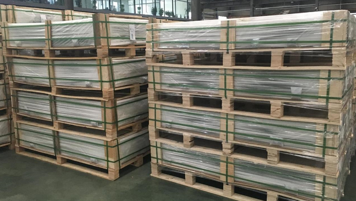 3.2mm 4mm 12mm Low Iron Glass Tempered Textured Low Iron OEM