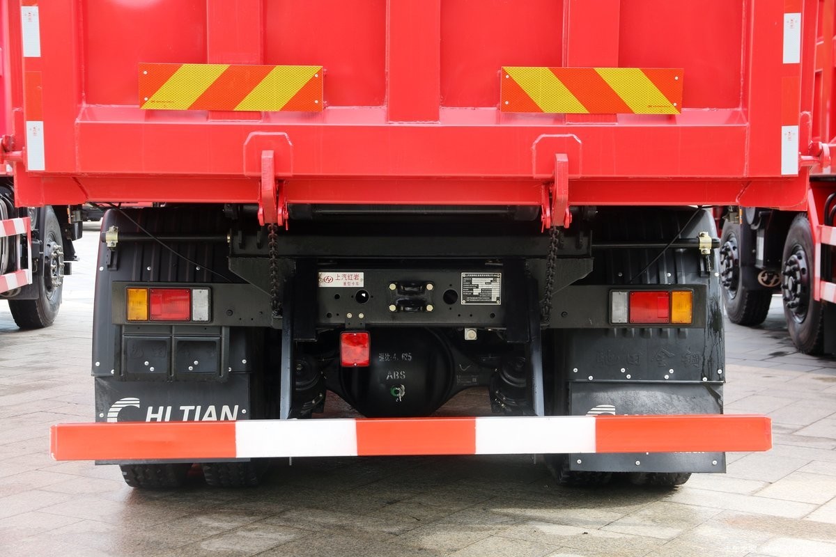 SAIC Hongyan Jieka C500 3 Driver Tractor Head Truck 110km/H
