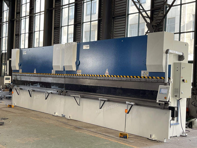 CNC Hydraulic Press Brakes With Servo Motor TP10S