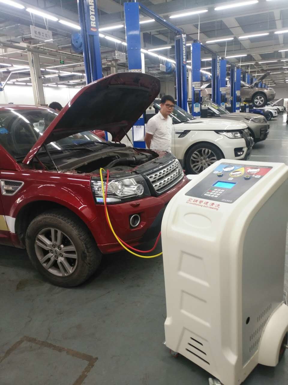 Colorful LCD Display AC Refrigerant Recovery Machine With Database