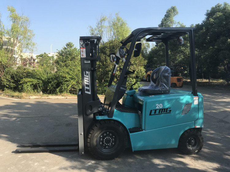 Realible Electric Stacker Forklift Custom Demand Color With 1070mm Fork Length