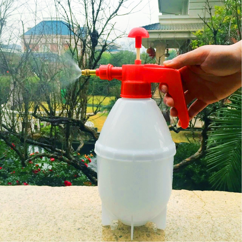 2L Plastic Handheld PE Water Sprayer Bottle hand pump pressure storage Agricultural and Garden Sprayer