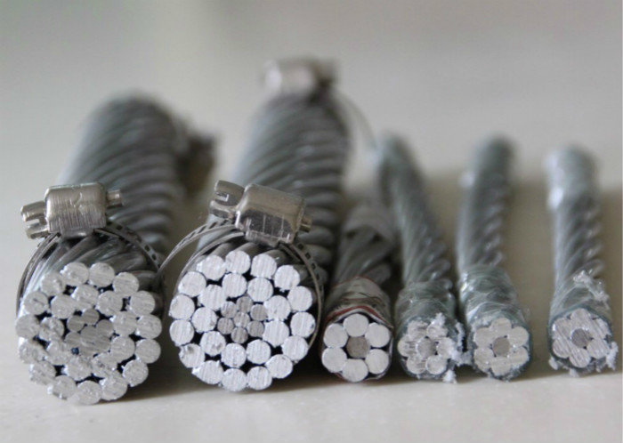 BS 215 ACSR Rabbit Aluminium Conductor Cable High Strength 6/1 3.35mm