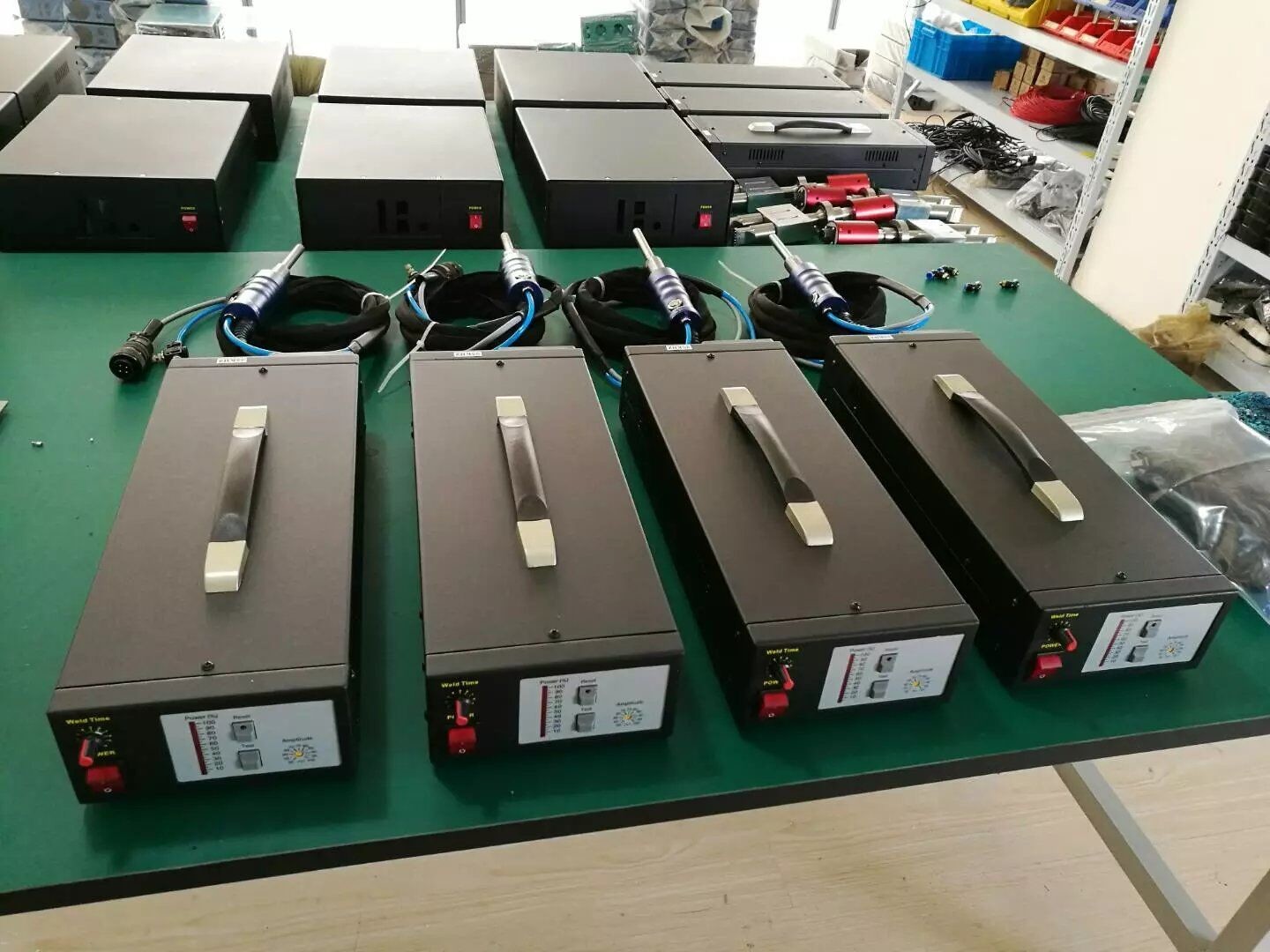 Titanium / Aluminium Alloy 28Khz Ultrasonic Riveting Welding Machine For Fabric / Plastic Bonding