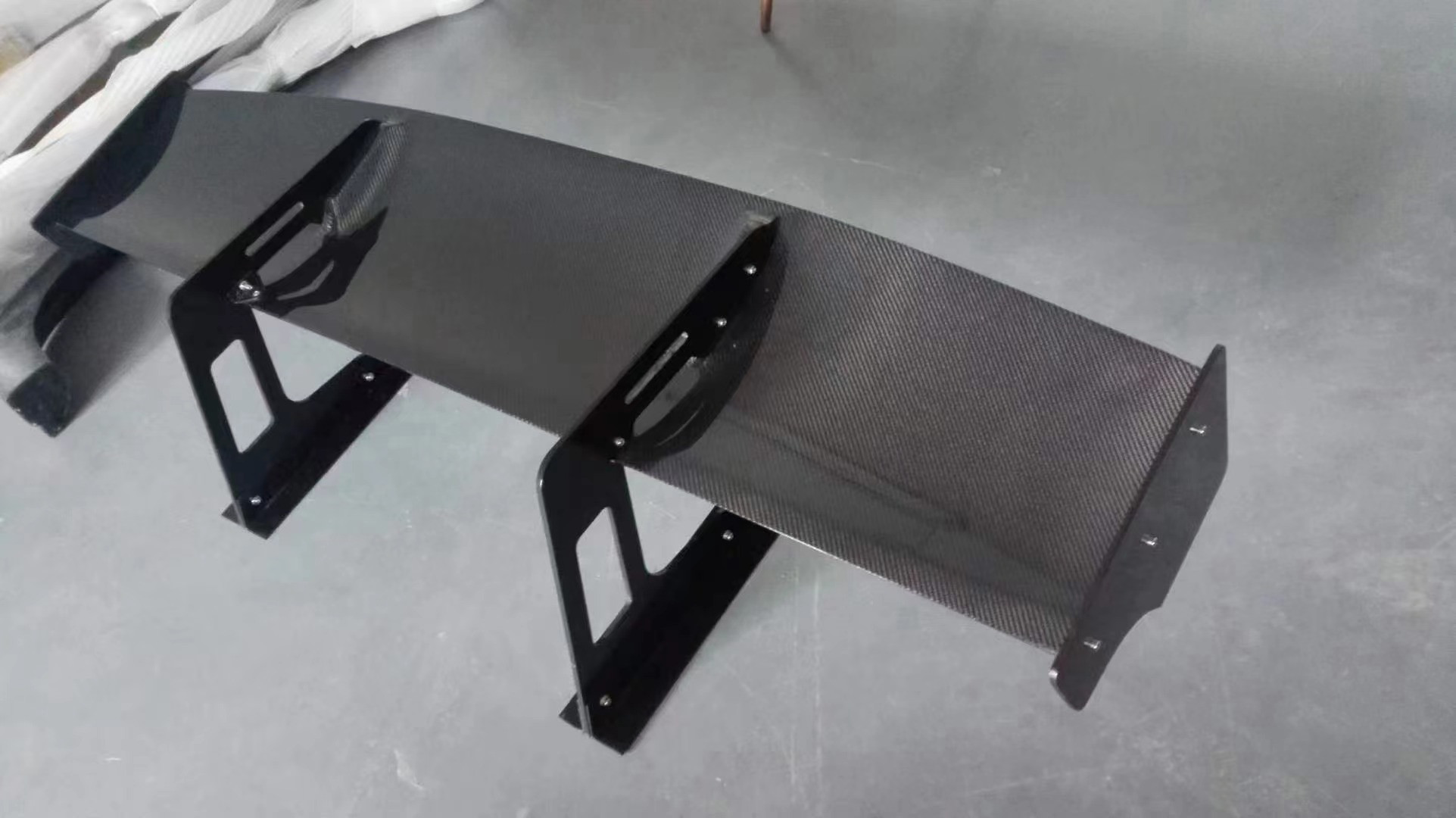 Silver GTR Nissan Body Kit LB Style Spoiler Car Duck Tail Fins Body Kit Spoiler