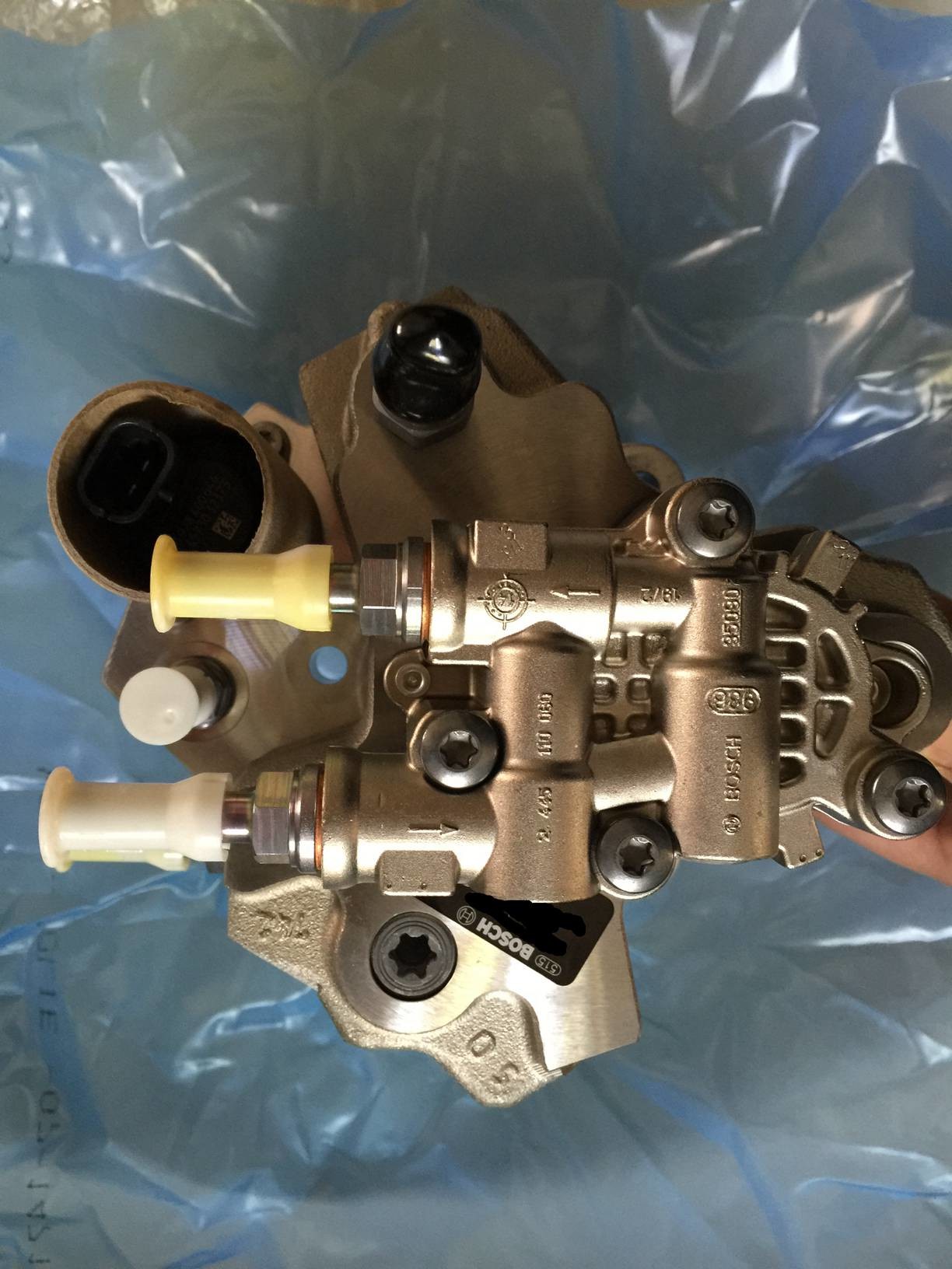 part No. : 6754-71-1010 Fuel Supply Pump Assembly use for komatsu PC200-8 PC220-8 WA380-6