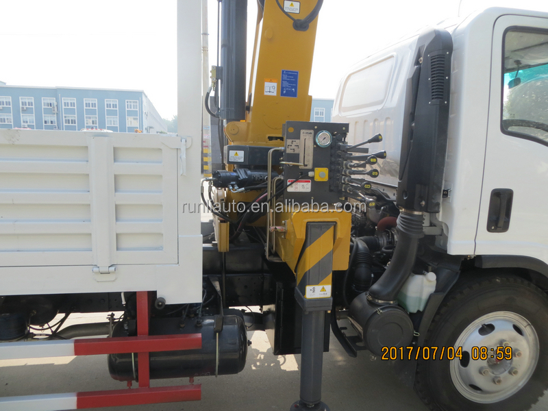 Cheaper Price 5 Tons Crane Mounted Truck ISUZU Cargo Truck for Sales
