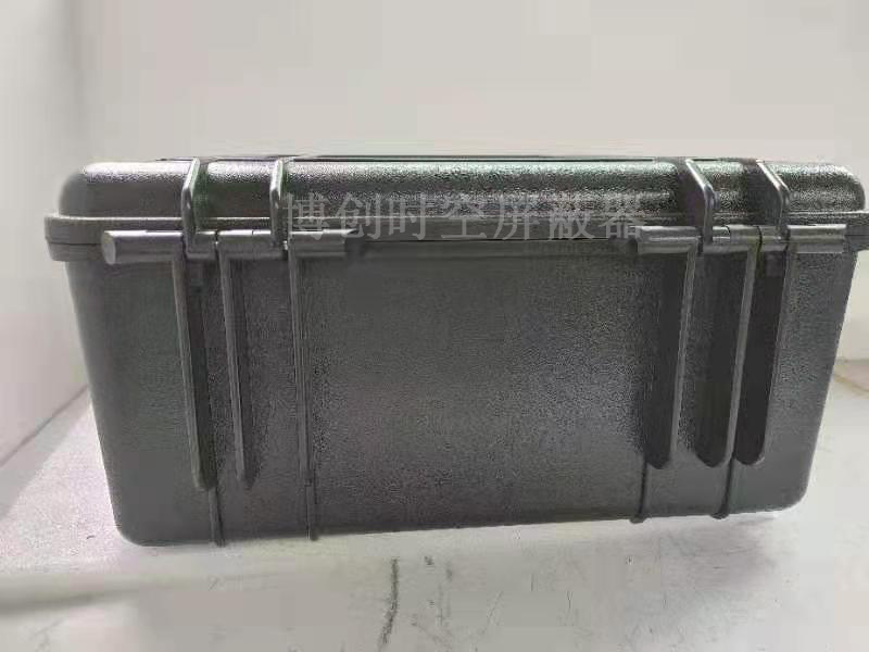 Suitcase style 82w high-power mobile phone signal jammer. 5g mobile phone signal shield is used in the confidential meet