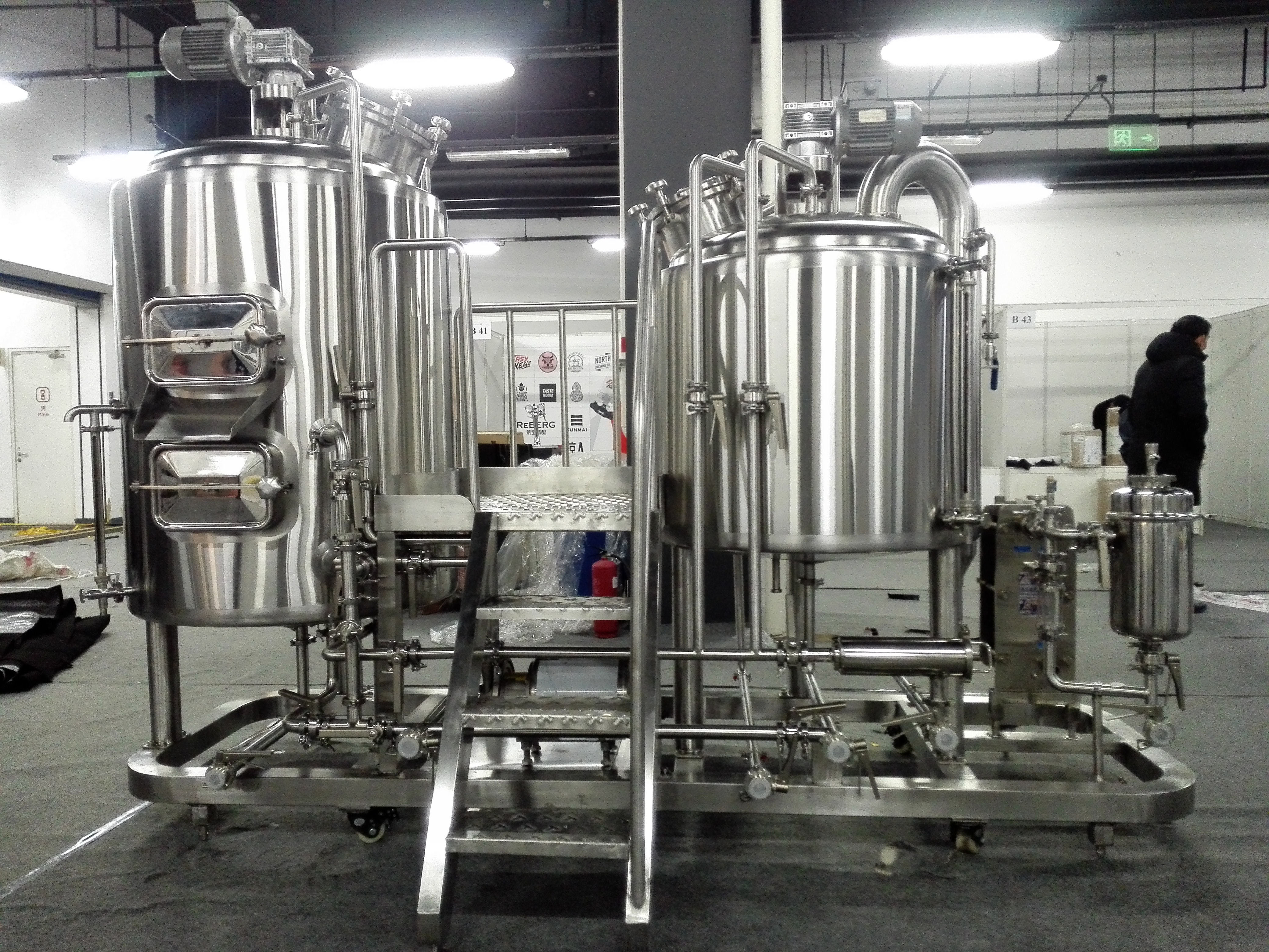 300L 500L 700L Craft Beer Equipment , Microbrewery Machine Stainless Steel 304
