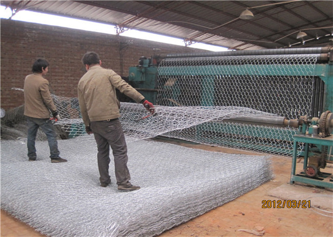 270g/M2 Zinc Coated Box Gabion Flood Control Stone Filled 3m X 1m X 0.5m