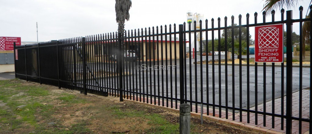 steel tubular Security Garrison Fencing 2.4M height x 2.4M width Rails 40mm upright 25mm spacing powder coated