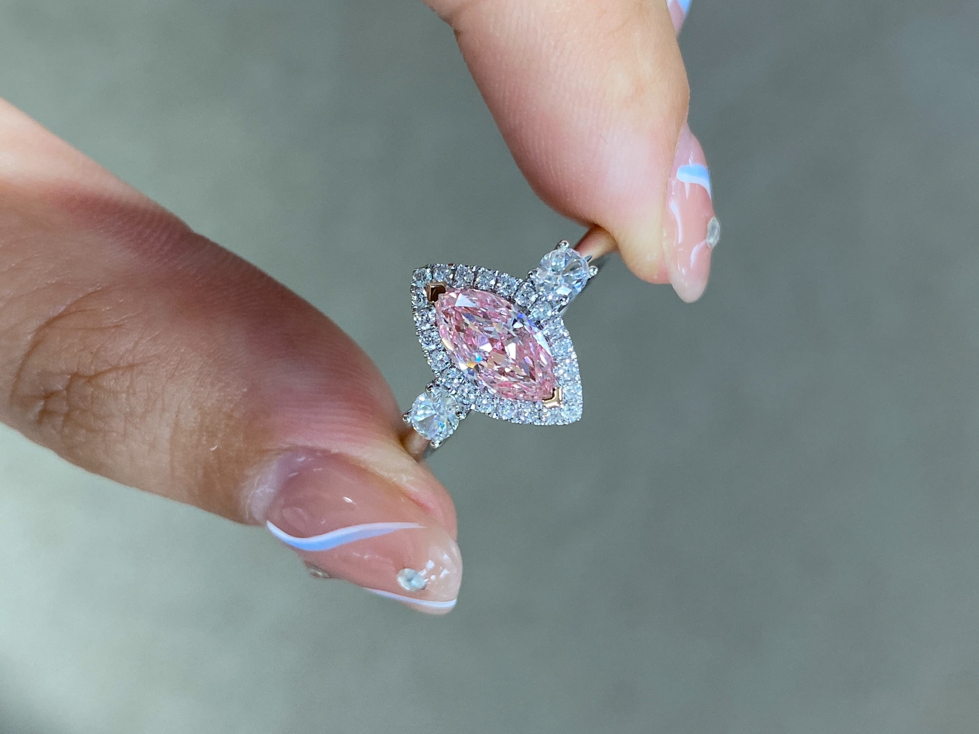 0.95ct Fancy Light Pink Diamond Ring IGI Certified 18k White Gold VS2 Diamond