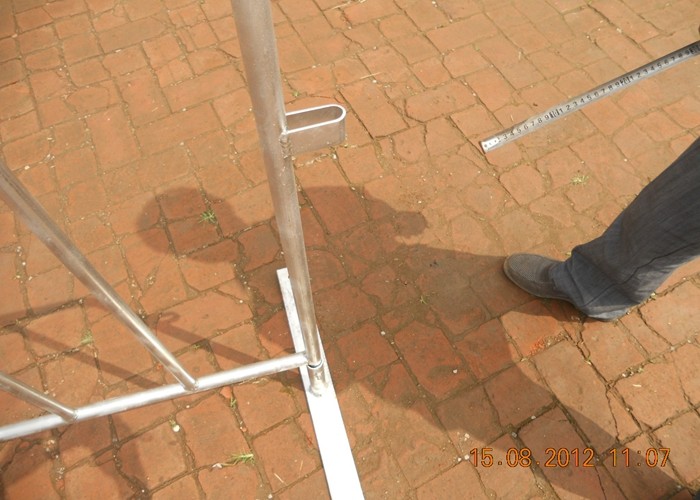 Metal Crowd Control Barriers Silver Color Weather Resistant For Vehicles Stopping